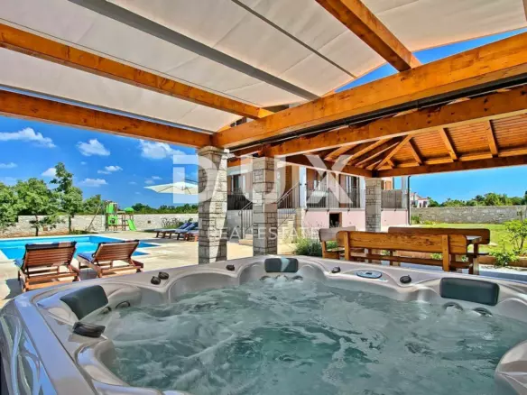 4-bedroom Detached House In Svetvinčenat, Croatia (294 M²)