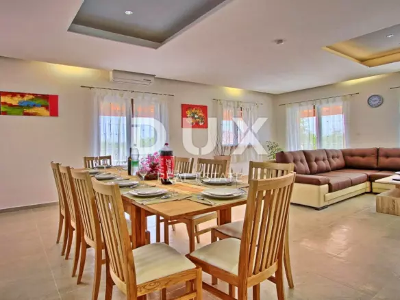 4-bedroom Detached House In Svetvinčenat, Croatia (294 M²)