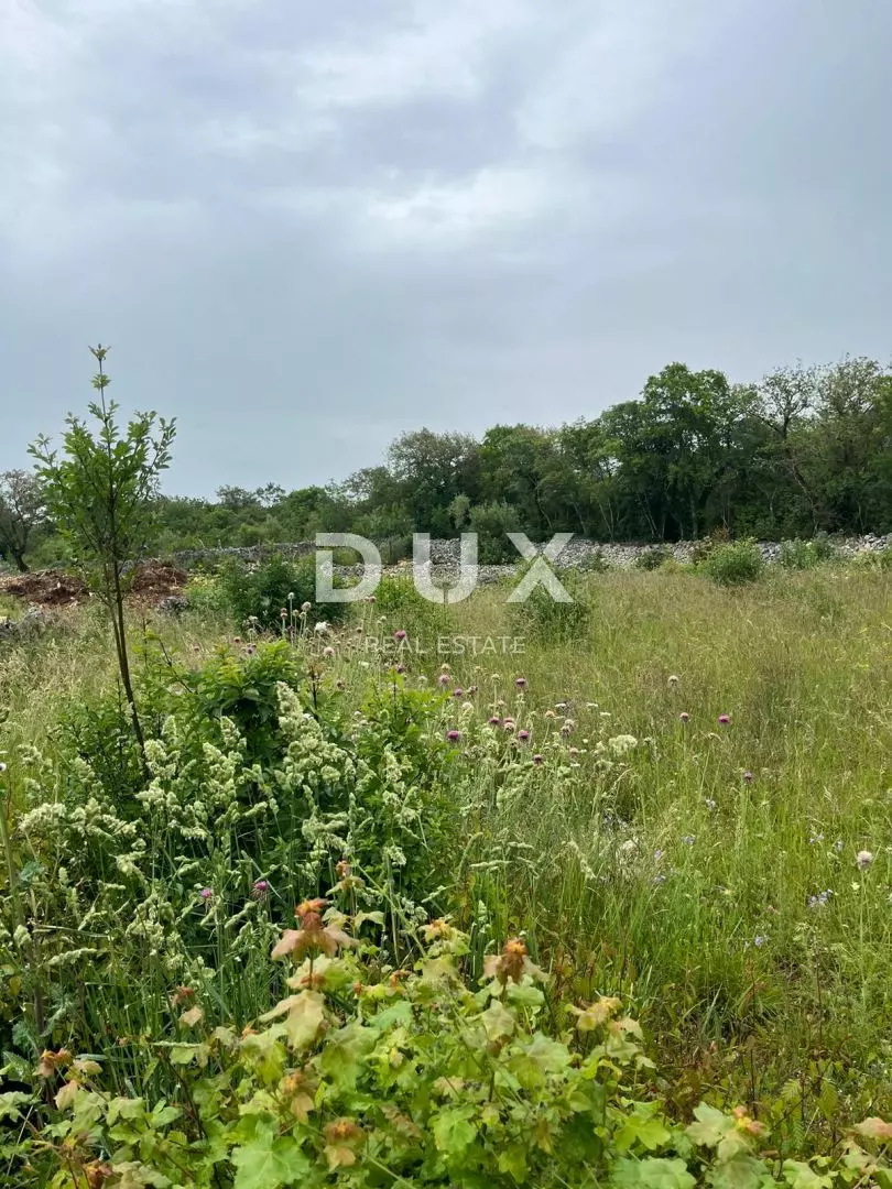 Land In Malinska, Croatia (700 M²)