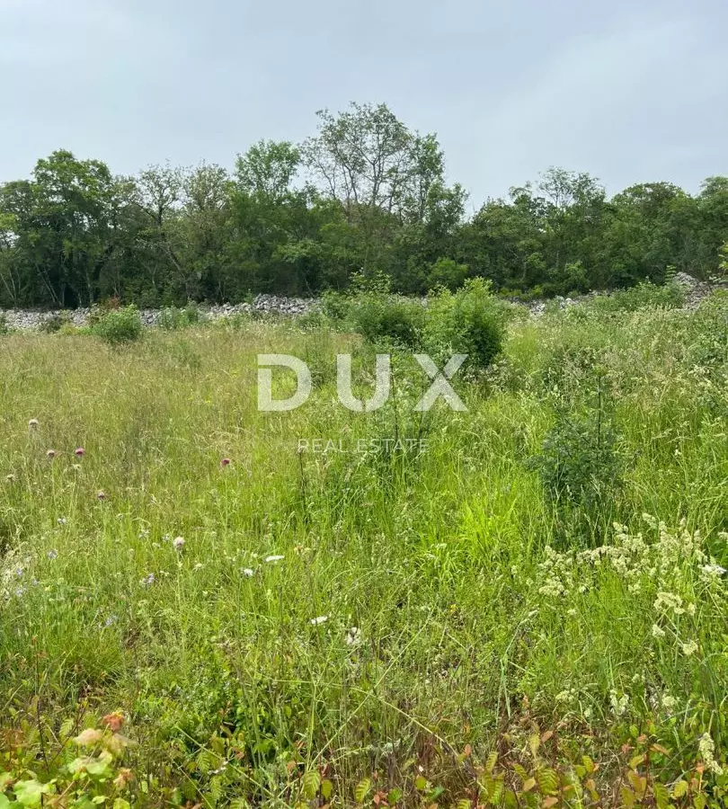 Land In Malinska, Croatia (819 M²)