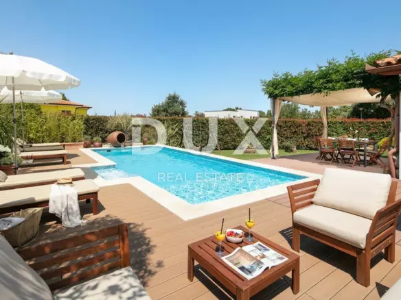 4-bedroom Villa In Poreč, Croatia (330 M²)