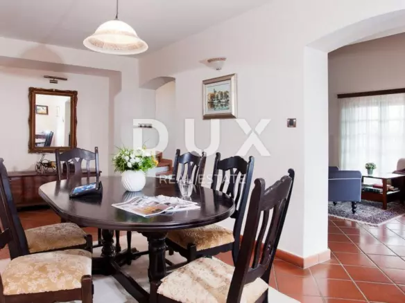 4-bedroom Villa In Poreč, Croatia (330 M²)