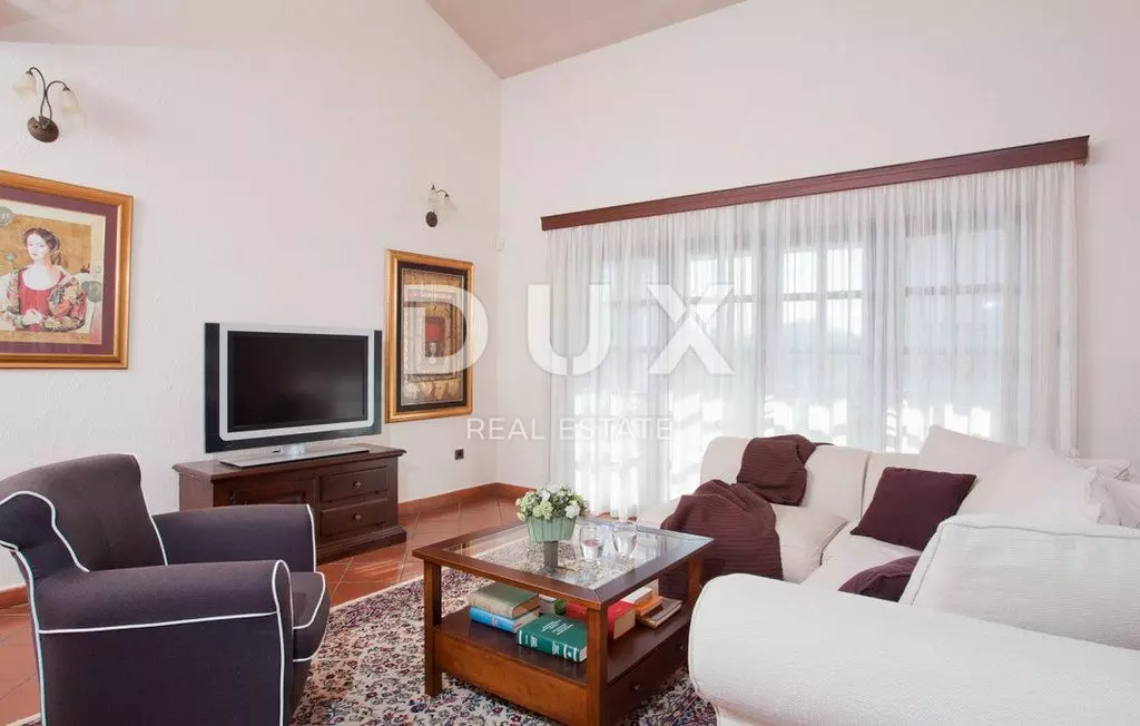 4-bedroom Villa In Poreč, Croatia (330 M²)