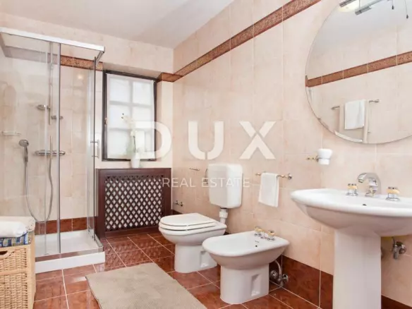 4-bedroom Villa In Poreč, Croatia (330 M²)