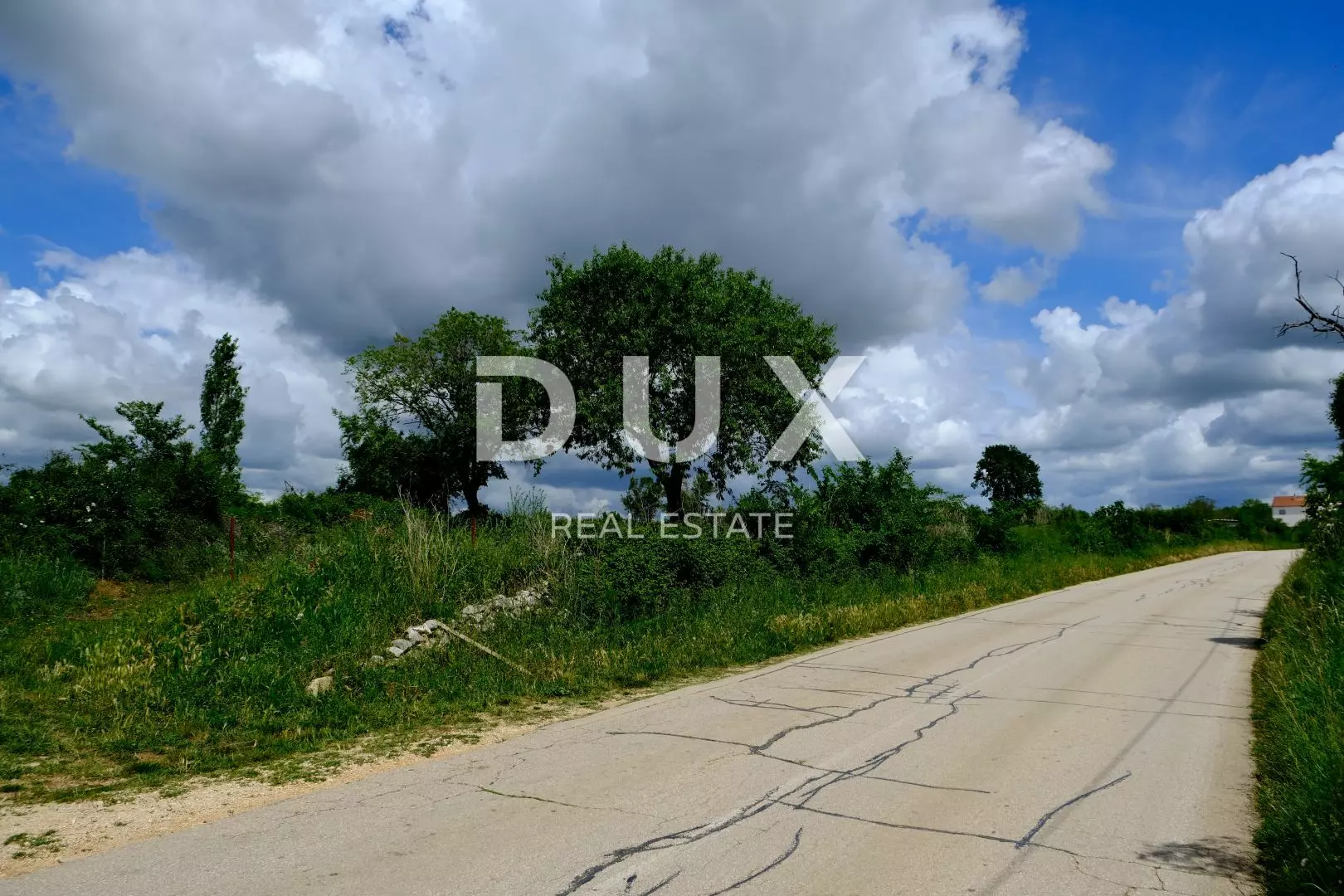Land In Tinj, Croatia (1.395 M²)