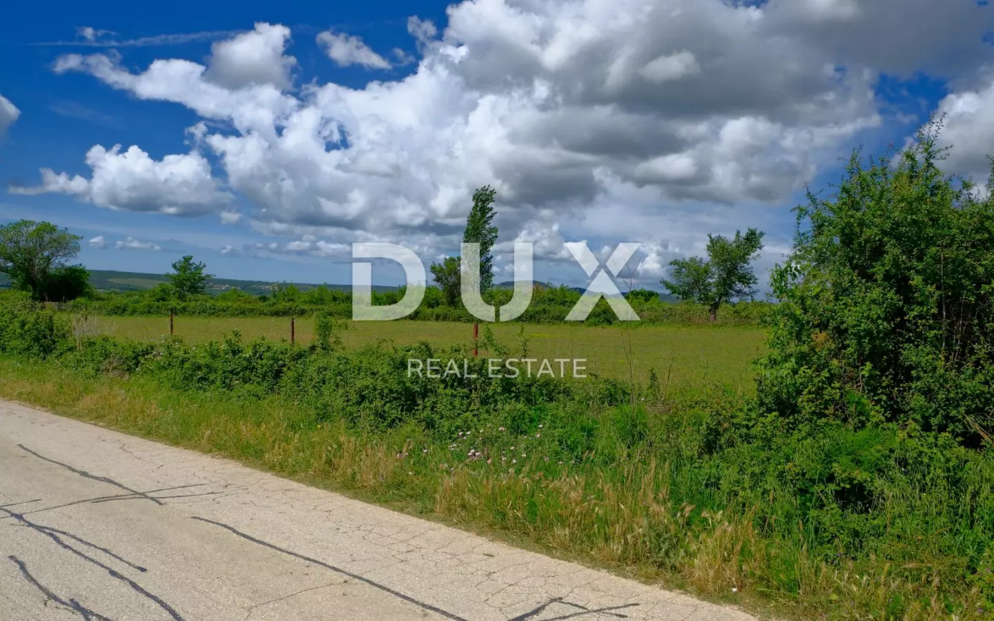 Land In Tinj, Croatia (1.395 M²)