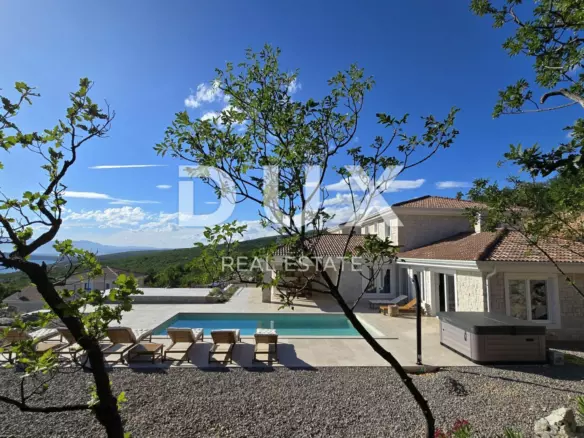 4-bedroom Villa In Jadranovo, Croatia (200 M²)