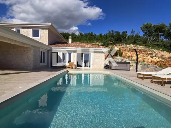 4-bedroom Villa In Jadranovo, Croatia (200 M²)