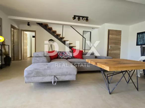 4-bedroom Villa In Jadranovo, Croatia (200 M²)