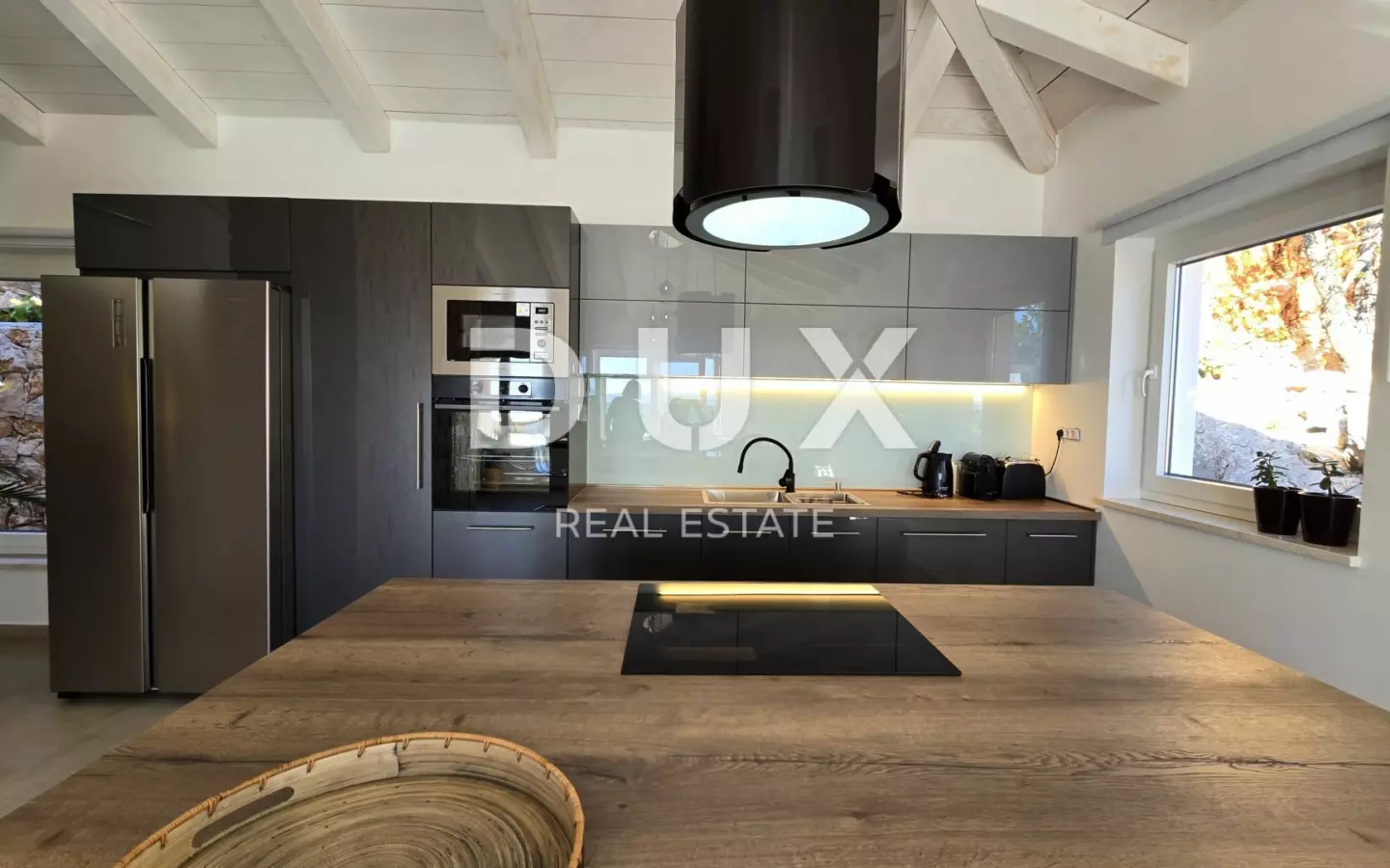 4-bedroom Villa In Jadranovo, Croatia (200 M²)