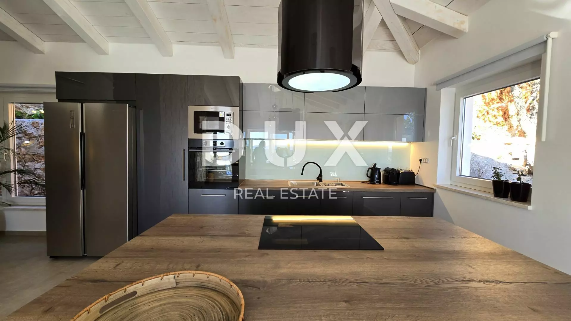 4-bedroom Villa In Jadranovo, Croatia (200 M²)