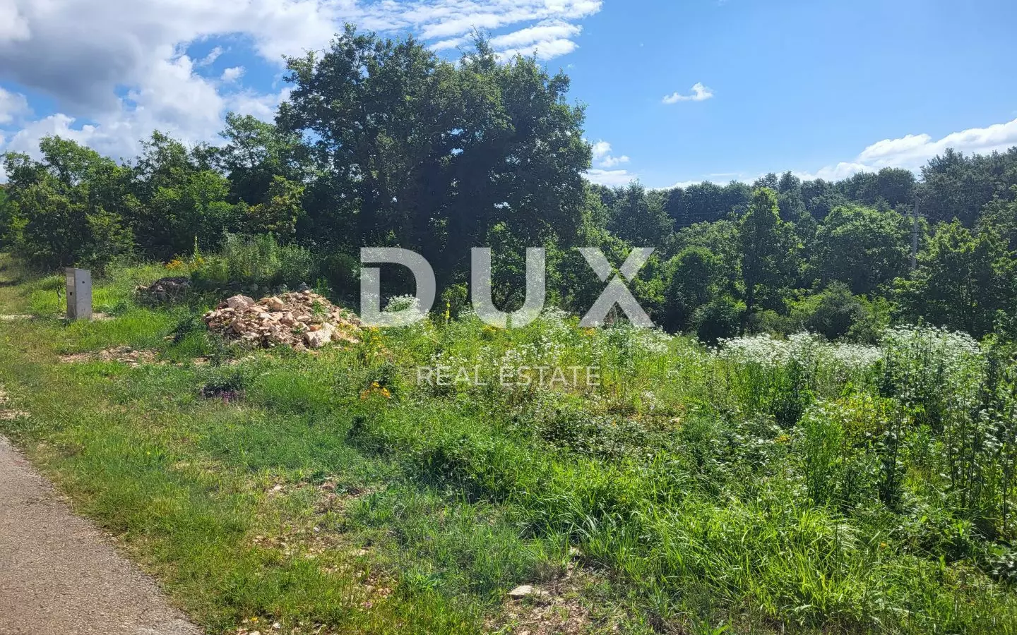 Land In Grožnjan, Croatia (678 M²)