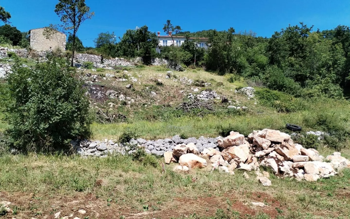 Land In Plomin, Croatia (674 M²)