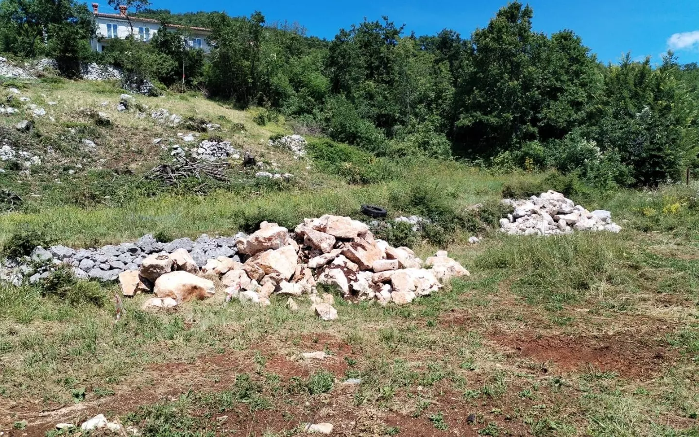 Land In Plomin, Croatia (674 M²)