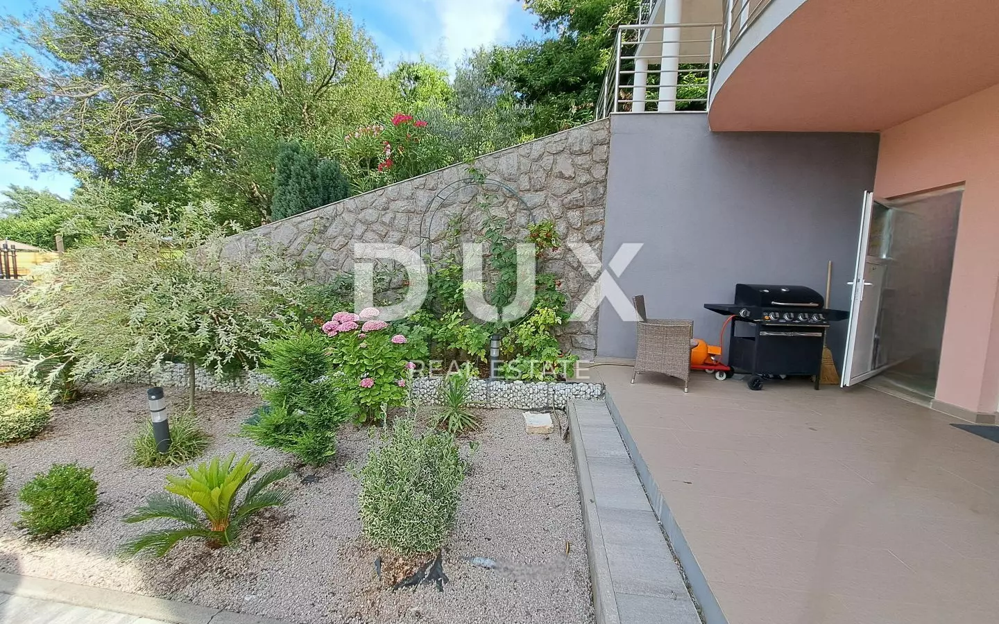 5-bedroom Detached House In Oprić, Croatia (300 M²)