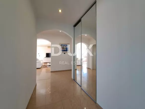 4-bedroom Apartment In Ičići, Croatia (173 M²)