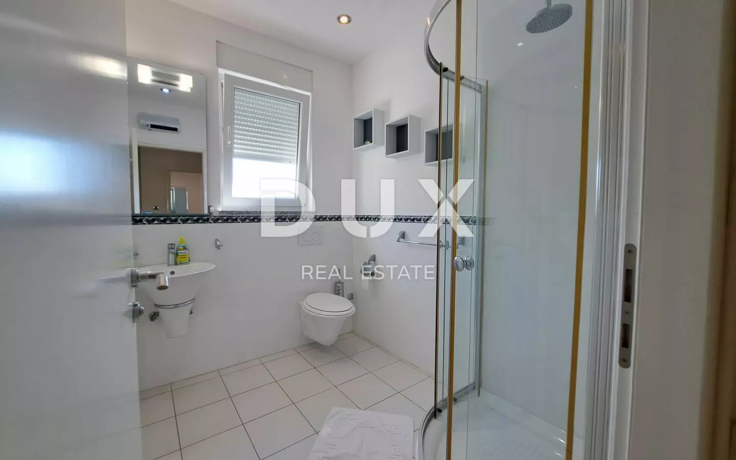 4-bedroom Apartment In Ičići, Croatia (173 M²)