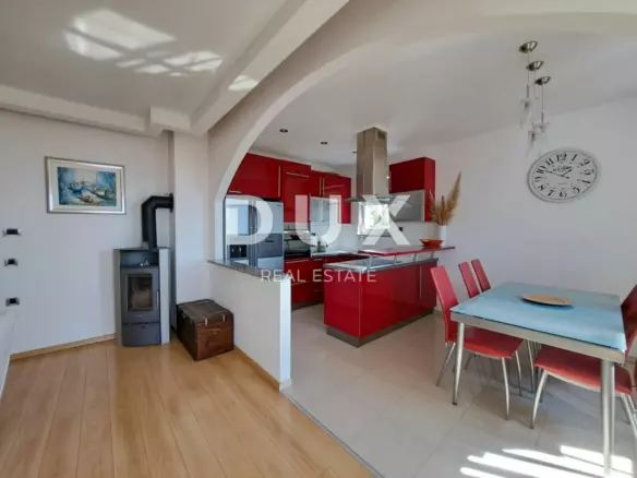 4-bedroom Apartment In Ičići, Croatia (173 M²)