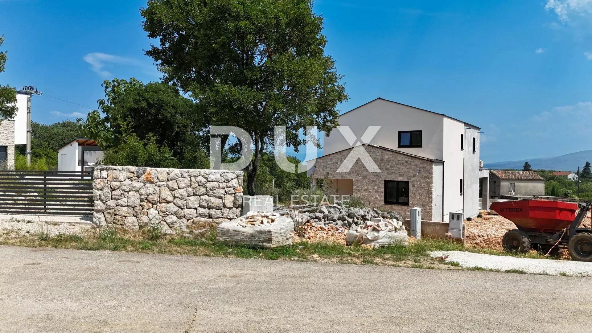 4-bedroom Villa In Garica, Croatia (227 M²)