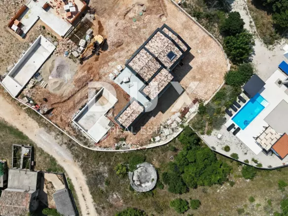 4-bedroom Villa In Garica, Croatia (227 M²)