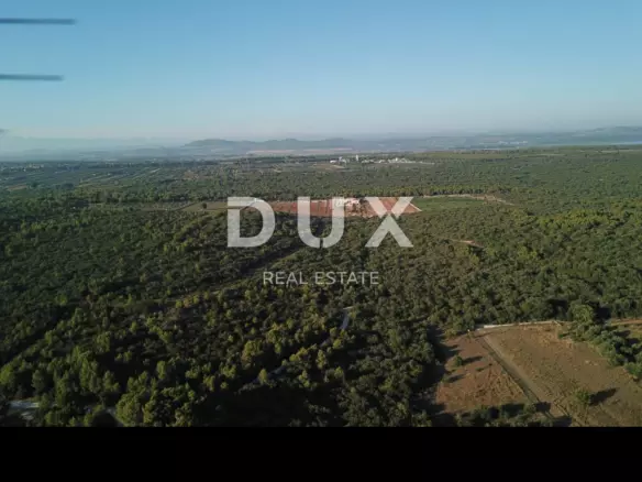 Land In Biograd Na Moru, Croatia (11.045 M²)