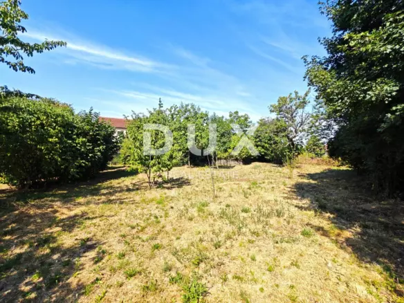 Land In Marinići, Croatia (1.650 M²)