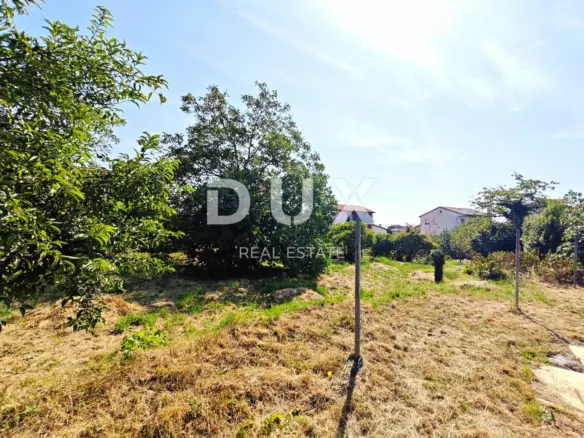 Land In Marinići, Croatia (1.650 M²)
