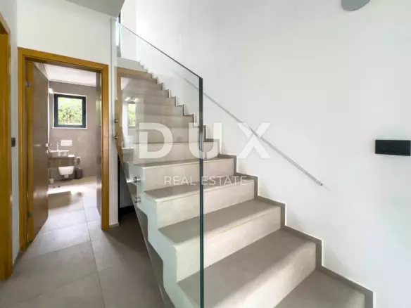 4-bedroom Villa In Peroj, Croatia (282,89 M²)