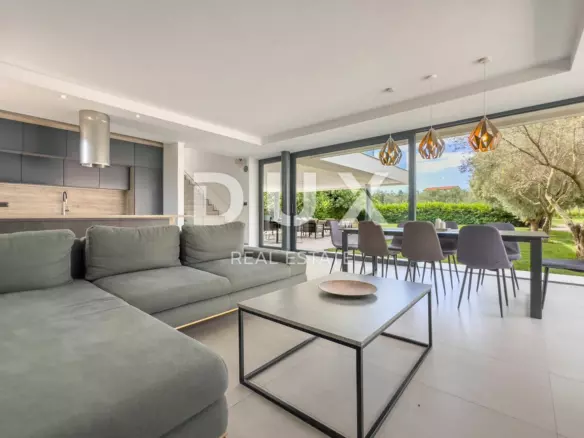 4-bedroom Villa In Peroj, Croatia (282,89 M²)
