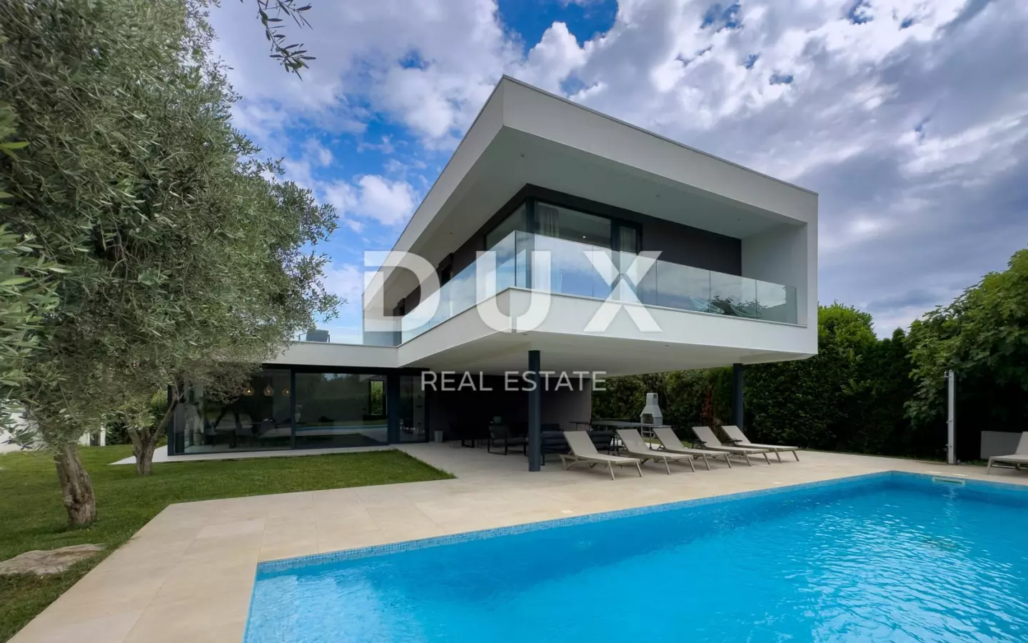 4-bedroom Villa In Peroj, Croatia (282,89 M²)
