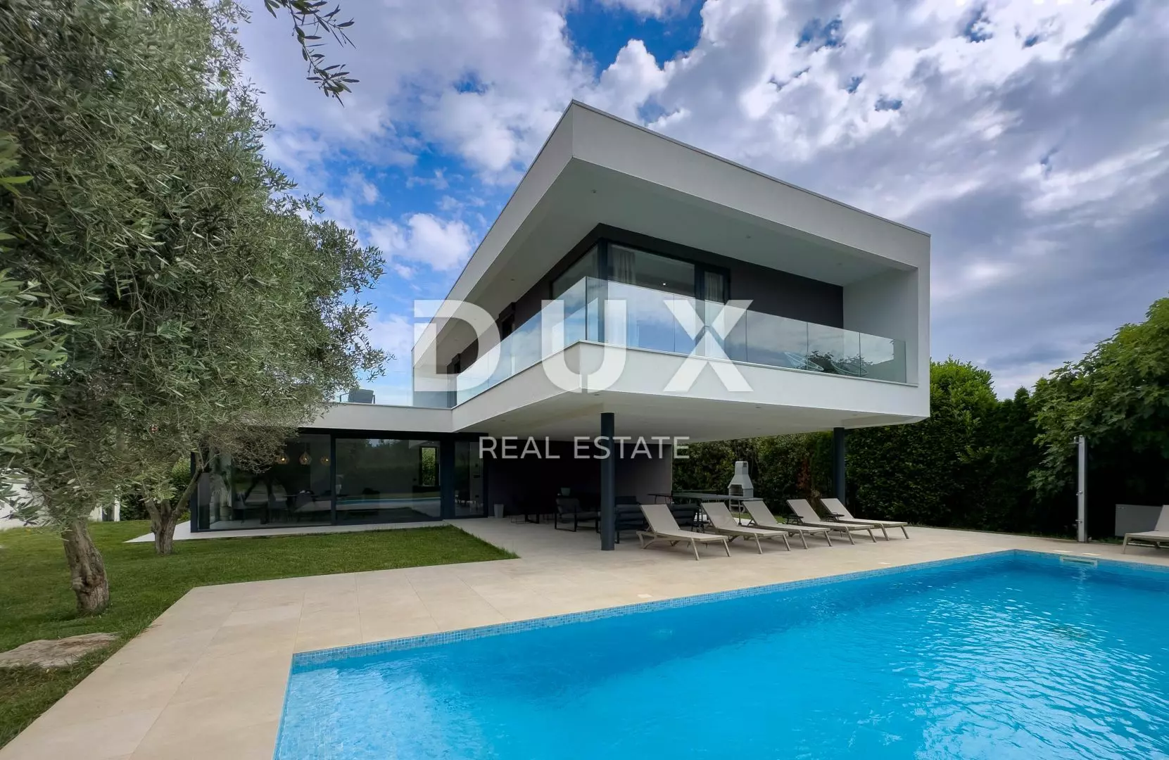 4-bedroom Villa In Peroj, Croatia (282,89 M²)