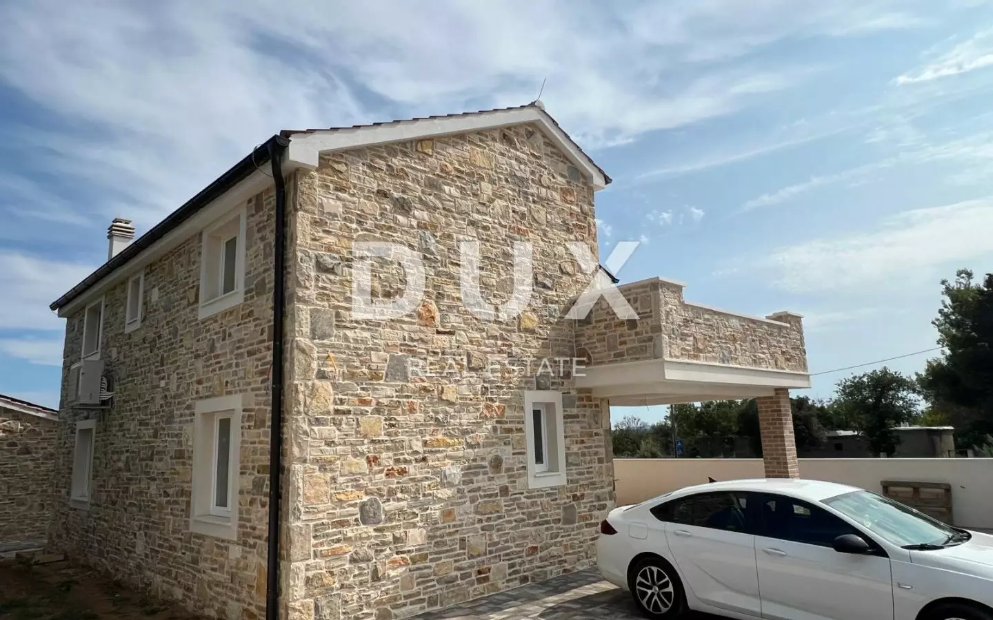 4-bedroom Villa In Vrsi, Croatia (165 M²)