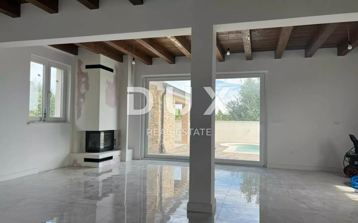 4-bedroom Villa In Vrsi, Croatia (165 M²)