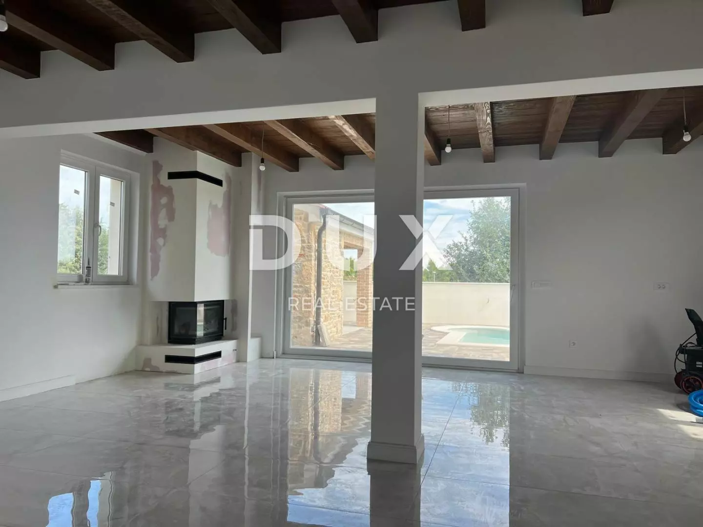 1721835039_61ee8220-5c8a-4b00-b227-4ca64f606ec7-adcc6e 4-bedroom Villa In Vrsi, Croatia (165 M²)