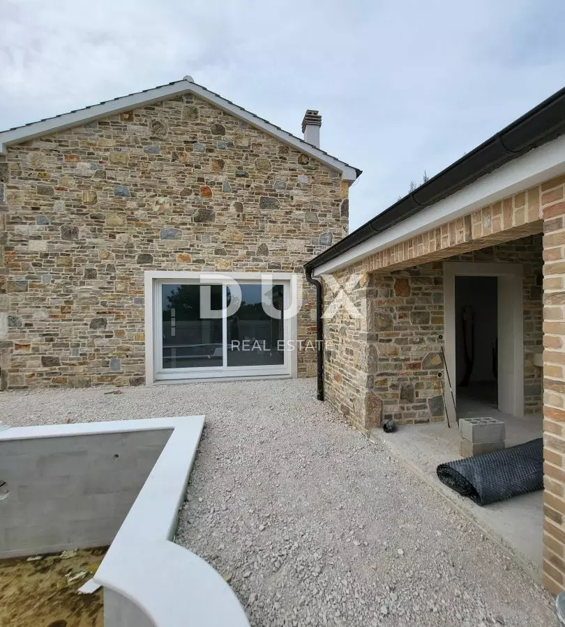 4-bedroom Villa In Vrsi, Croatia (165 M²)