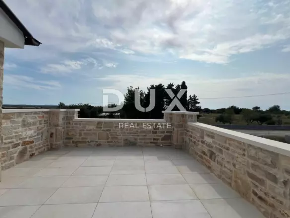 4-bedroom Villa In Vrsi, Croatia (165 M²)