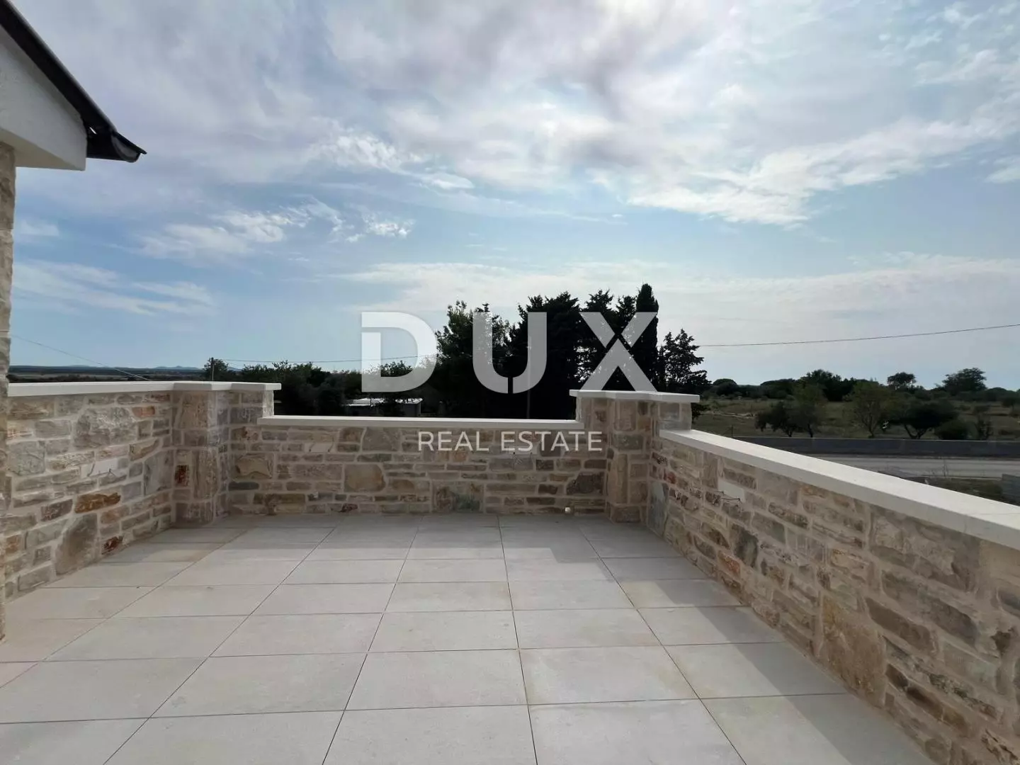 1721835105_b7b56d00-e7f1-46bb-ac63-8b5d3dc991f5-b7408f 4-bedroom Villa In Vrsi, Croatia (165 M²)