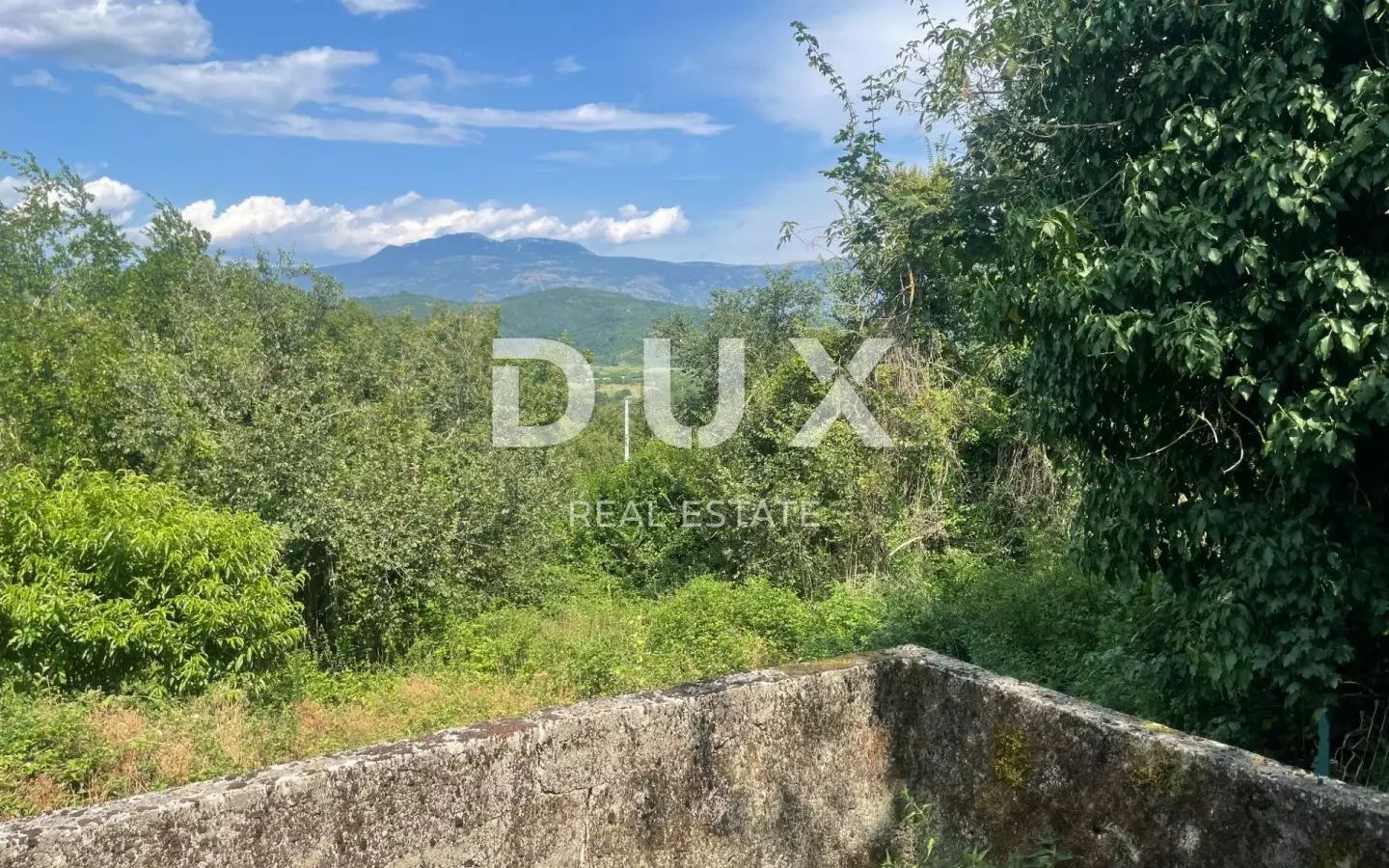 Land In Pićan, Croatia (870 M²)