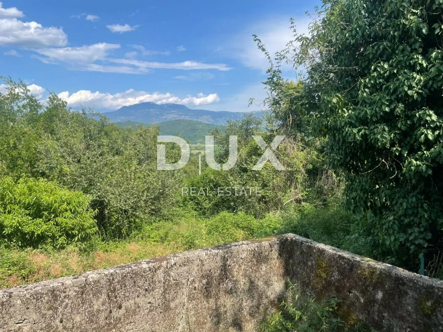 Land In Pićan, Croatia (870 M²)