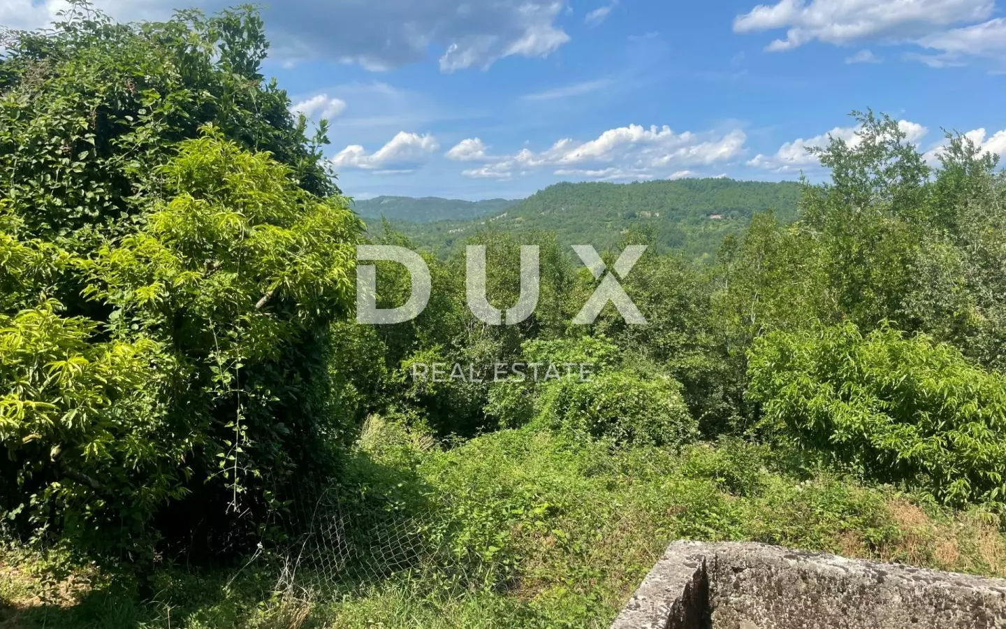 Land In Pićan, Croatia (870 M²)