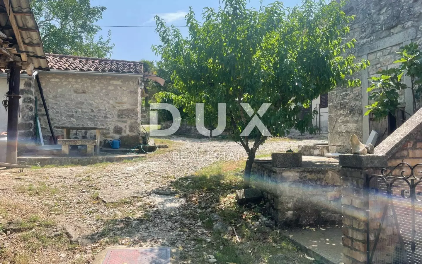 Land In Pićan, Croatia (870 M²)