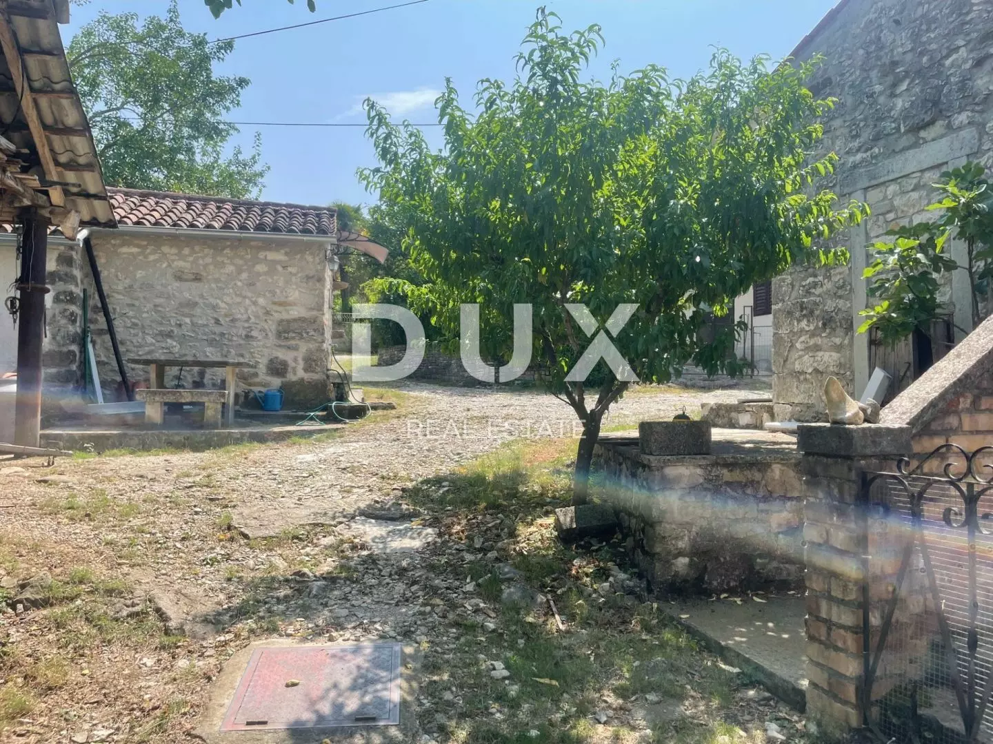 Land In Pićan, Croatia (870 M²)