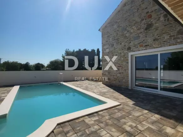 4-bedroom Villa In Vrsi, Croatia (165 M²)