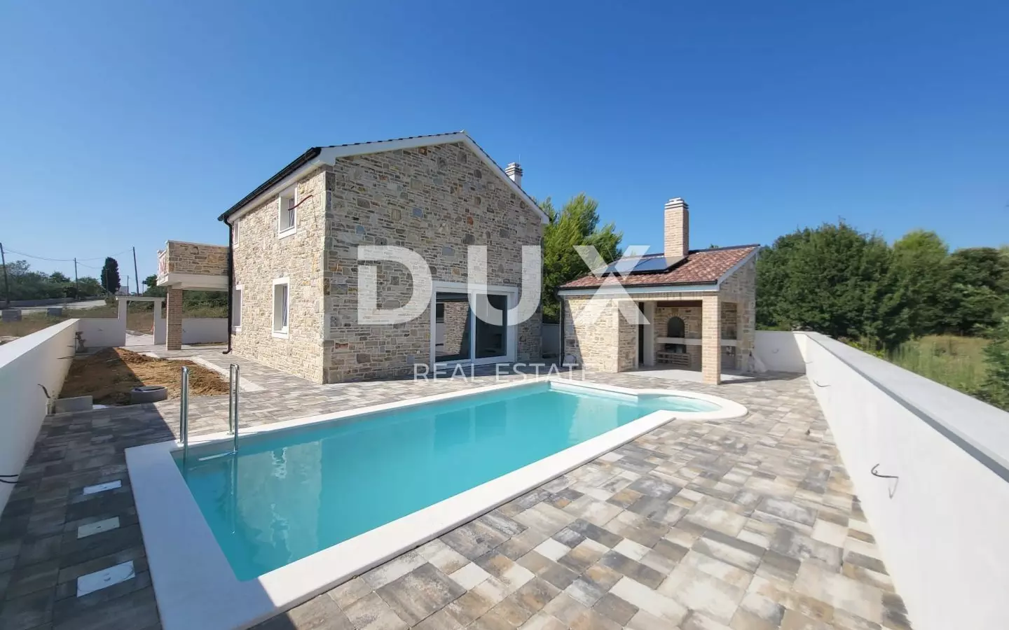 4-bedroom Villa In Vrsi, Croatia (165 M²)