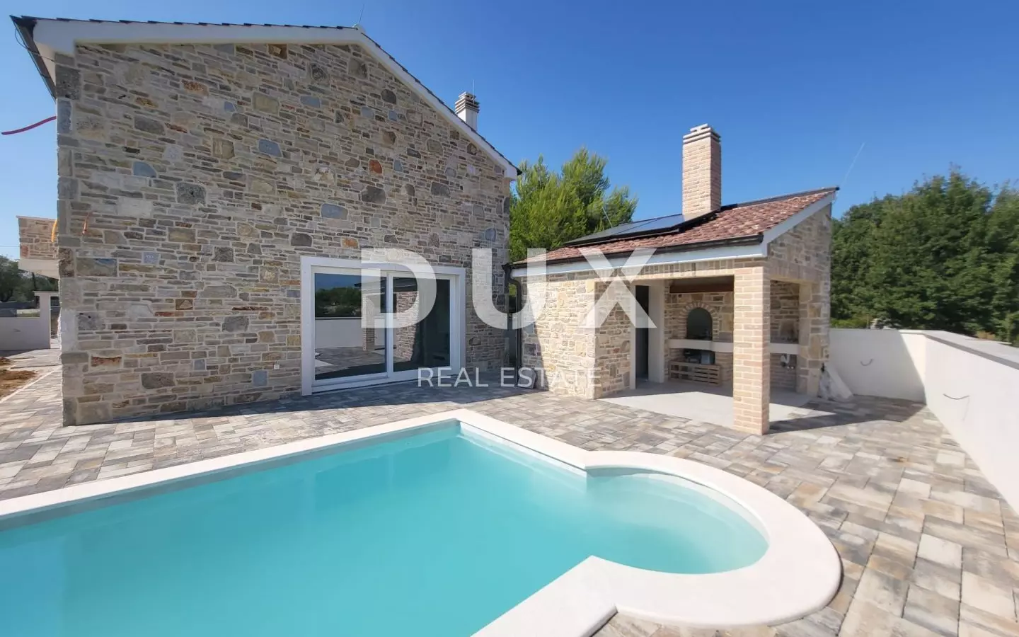 4-bedroom Villa In Vrsi, Croatia (165 M²)