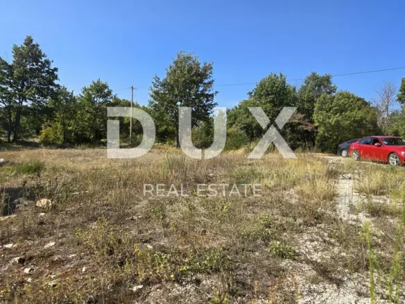 Land In Svetvinčenat, Croatia (2.302 M²)