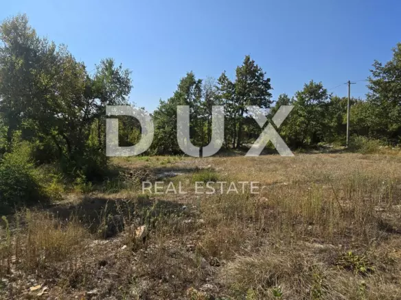 Land In Svetvinčenat, Croatia (2.302 M²)