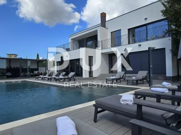 5-bedroom Villa In Loborika, Croatia (300 M²)