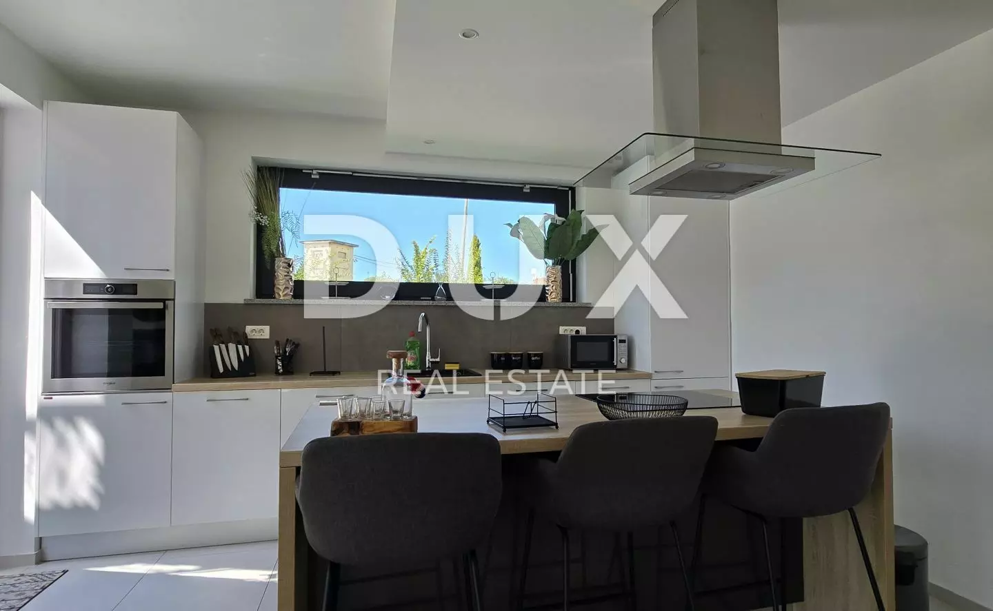 5-bedroom Villa In Loborika, Croatia (300 M²)