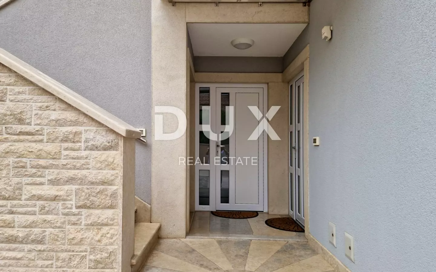 6-bedroom Detached House In Poreč, Croatia (310,54 M²)